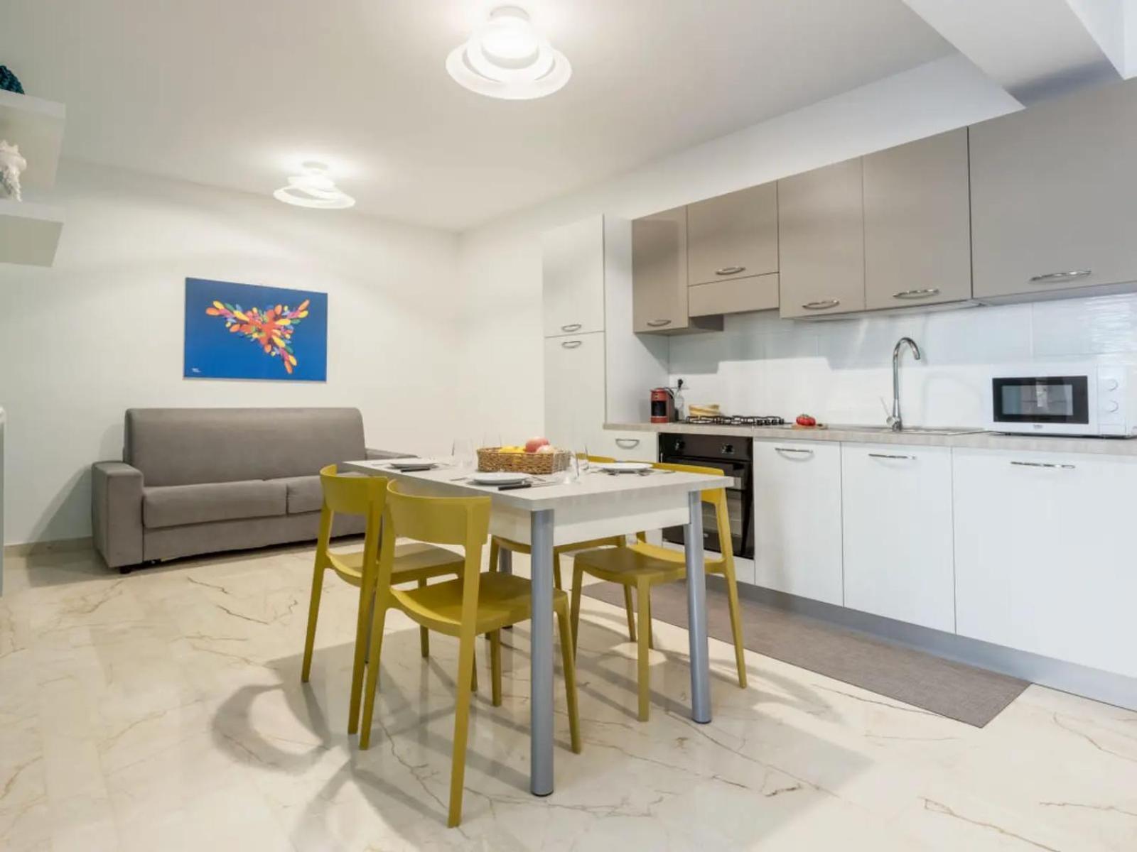 Azzurra Apartments Балестрате Экстерьер фото