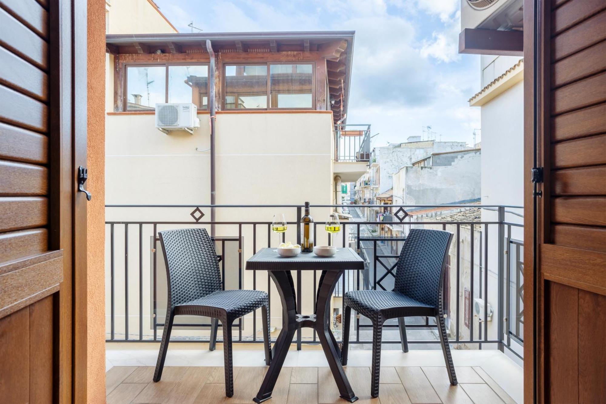 Azzurra Apartments Балестрате Экстерьер фото