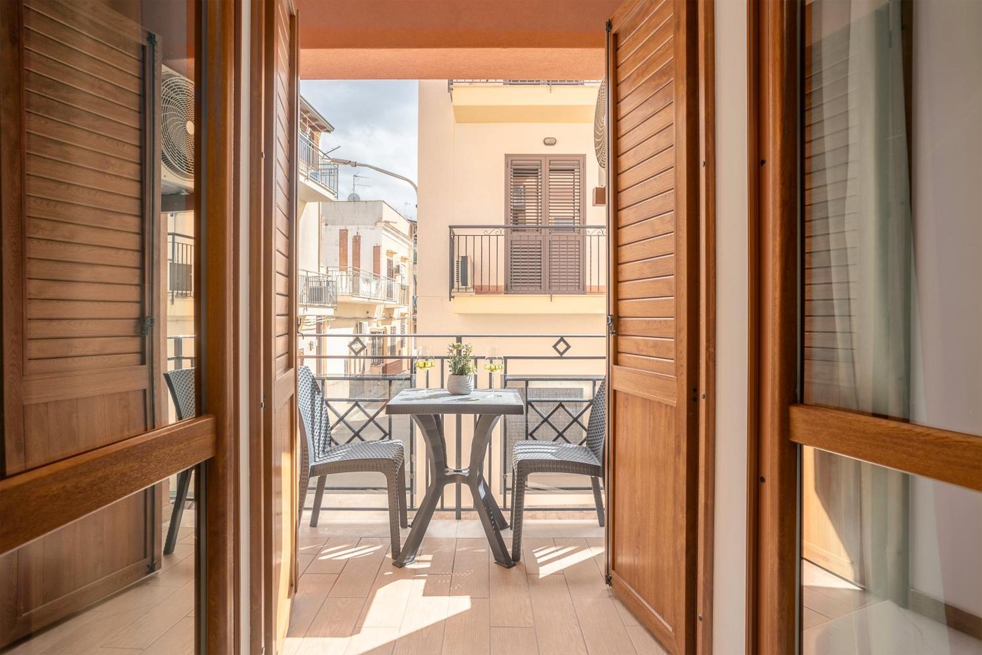 Azzurra Apartments Балестрате Экстерьер фото