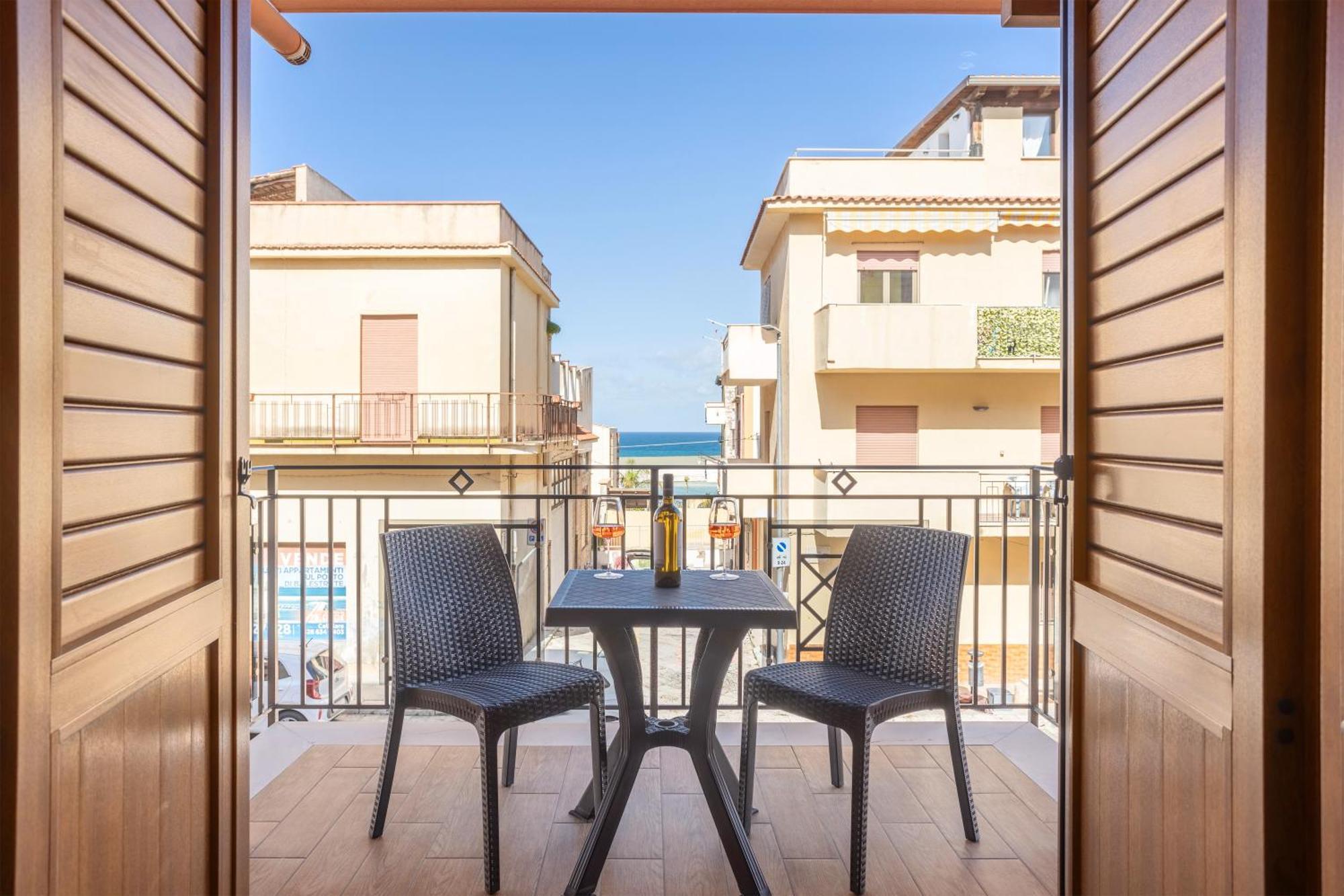 Azzurra Apartments Балестрате Экстерьер фото